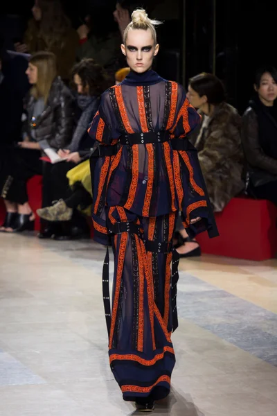 Look 33